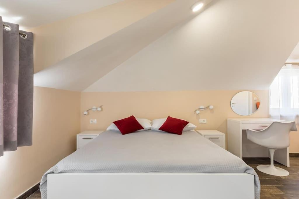 Elegant Residence Rooms & Apartments Split Exterior foto